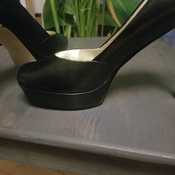 Guess by Marciano Black High Heels size 9M - Picture 8 of 8